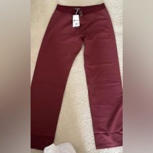 1 MEDIUM FIGS bottoms. BRAND NEW, WITH TAGS